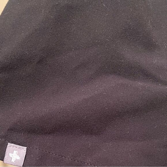 FIGS Technical collection scrub top - Picture 5 of 6